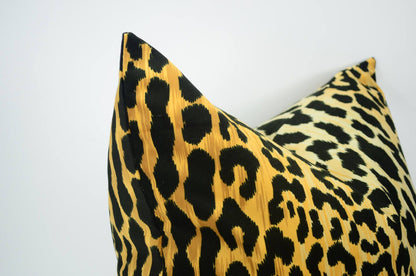 braemore jamil leopard pillow cover // leopard cushion cover // velvet leopard pillow // leopard print pillow cover