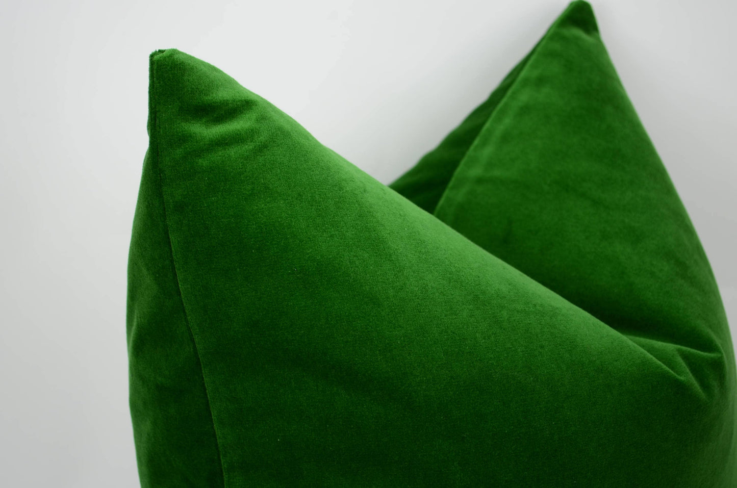 emerald green velvet pillow cover // emerald green velvet cushion // green velvet pillow // velvet pillow
