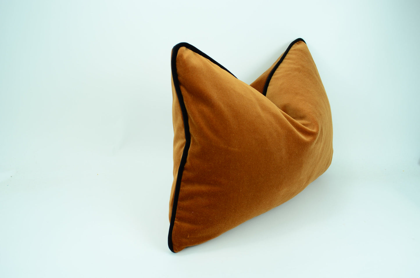 Copper velvet pillow // copper velvet cushion // fall velvet pillow // fall decor // autumnal cushion