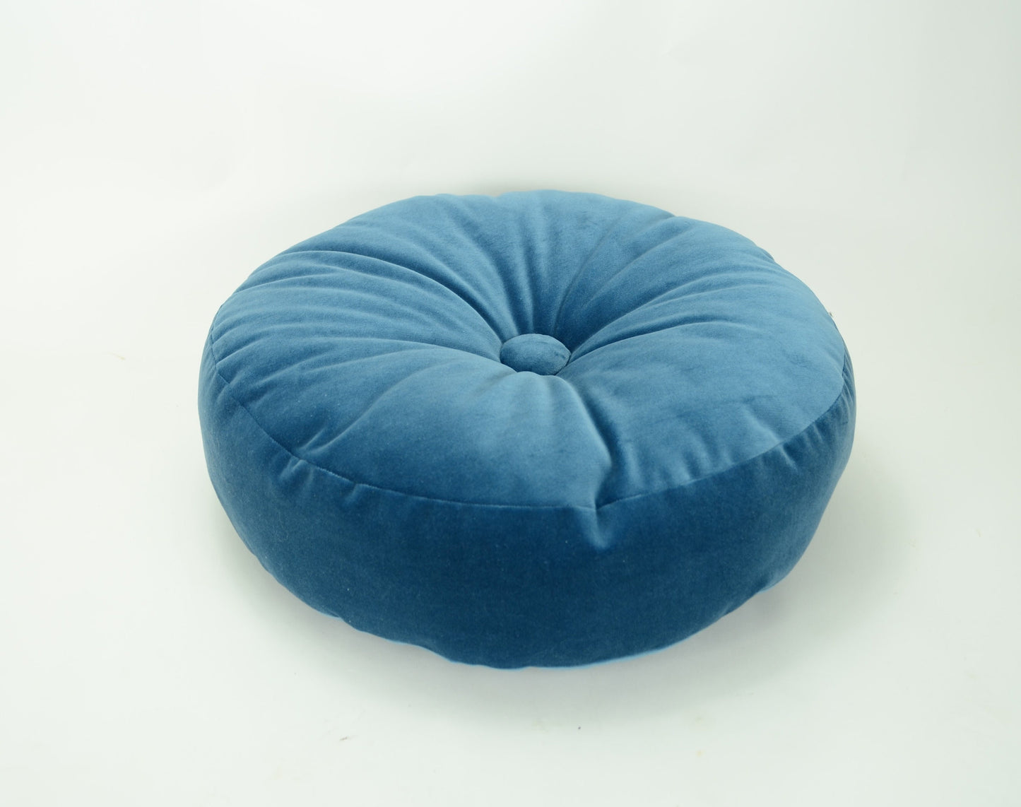 Round velvet pillow // blue round tufted pillow // round tufted pillow // round blue cushion // blue velvet pillow