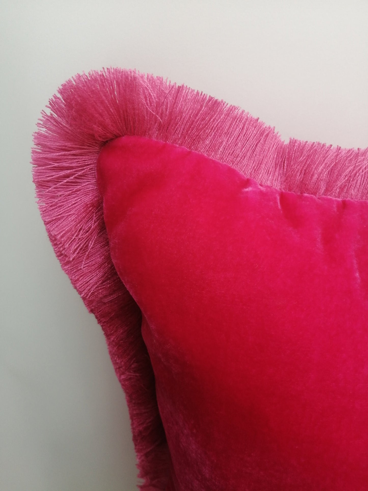 Hot pink silk velvet pillow // bright pink silk velvet cushion // pink velvet fringe pillow cushiom