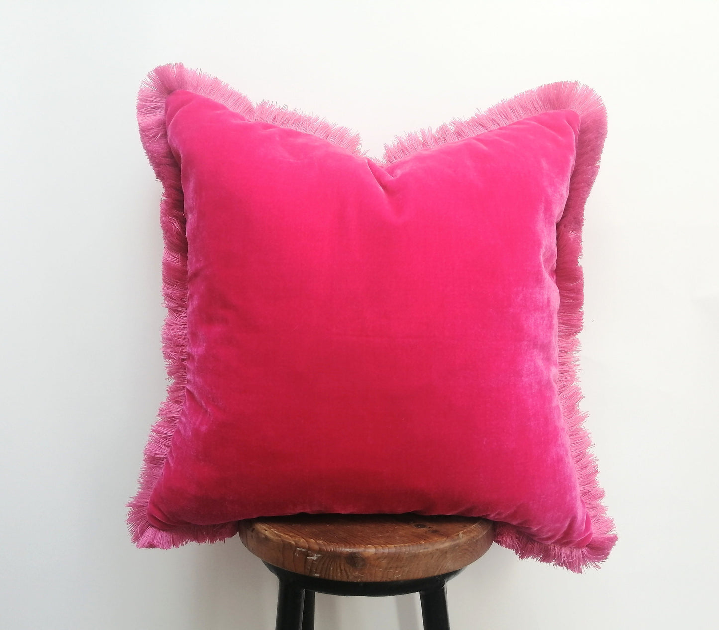 Hot pink silk velvet pillow // bright pink silk velvet cushion // pink velvet fringe pillow cushiom